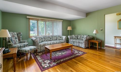 2047 Hancock Ave, North Bellmore NY  11710-1516 exterior