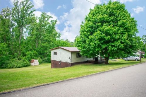 279 Bennington Rd, Hopwood, PA 15445-2220