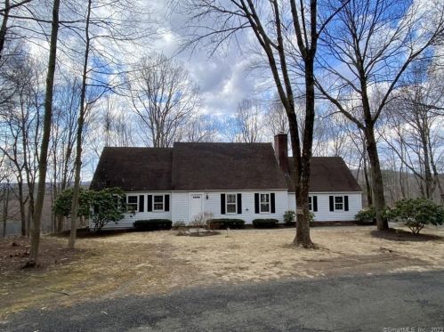 3 Jonathan Dr, Roxbury, CT 06783-1117