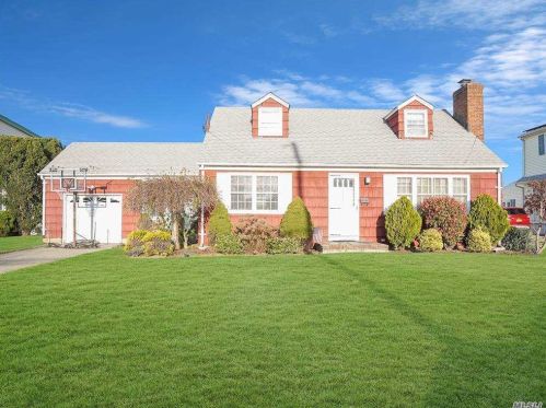 2361 Redmond Rd, North Bellmore, NY 11710-2122