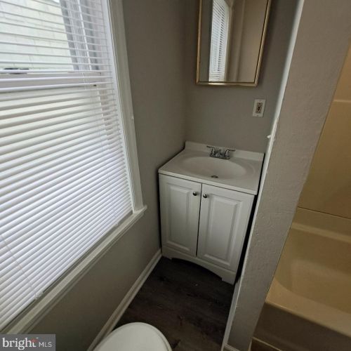 221 Connell St, Wilmington DE  19805-3961 exterior