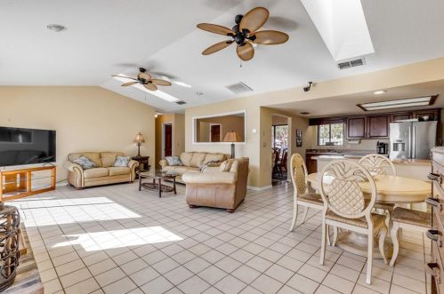 1905 Riverside Dr, Edgewater FL 32141-3602 exterior