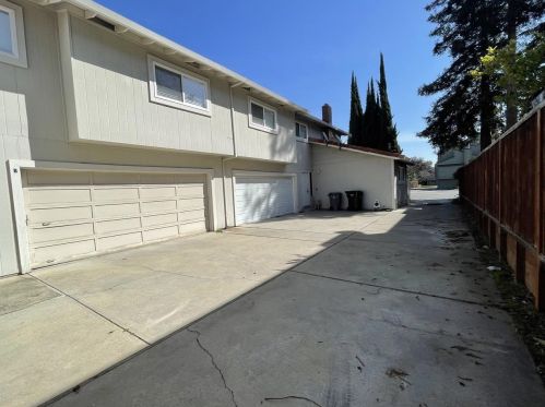 1235 Hollenbeck Ave, Sunnyvale, CA 94087-2407