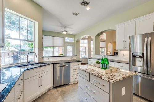 3405 Dorchester Ct, Lewisville TX  75022-4924 exterior