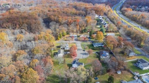 52 White Oak Ct, Parsippany NJ  07054-2325 exterior