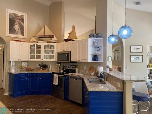 3843 9th Ln, Vero Beach FL  32960-6122 exterior