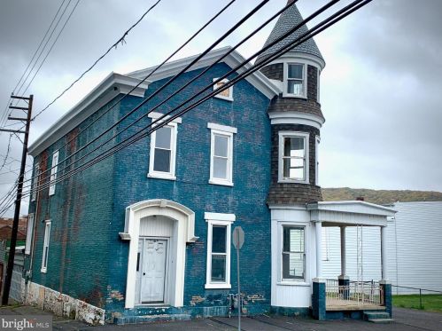 11 11th St, Ashland, PA 17921-1201