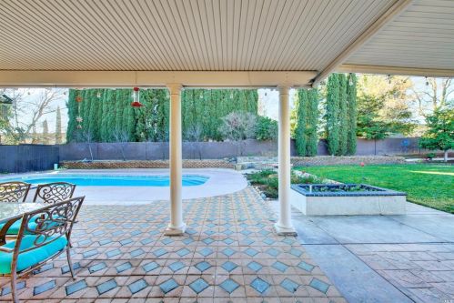 131 Feather Riv Cir, Vacaville CA 95688-8749 exterior