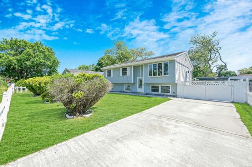 15 29th St, Wheatley Heights NY  11798-3713 exterior