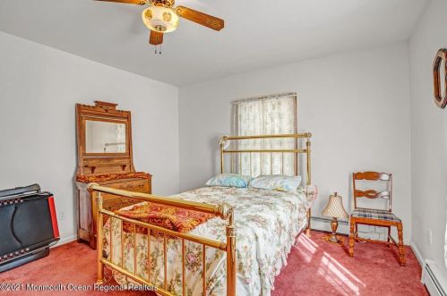 124 Woodland Dr, Bricktown NJ  08723-7433 exterior