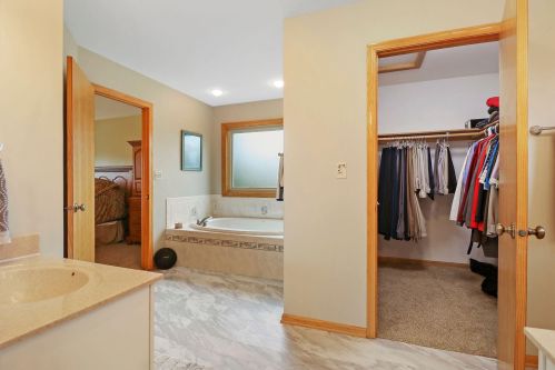 10210 80th St, Kenosha WI  53158-2054 exterior