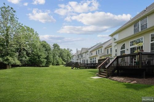 22 Winding Way, West Paterson NJ  07424-2665 exterior