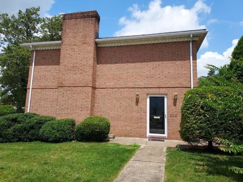 800 Chestnut St, Latrobe, PA 15650-2006