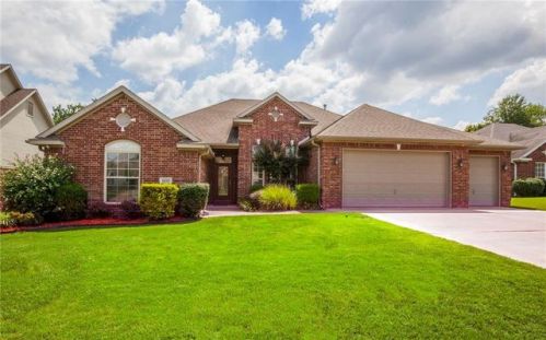 1690 Greystone Pl, Springdale AR  72762-1744 exterior