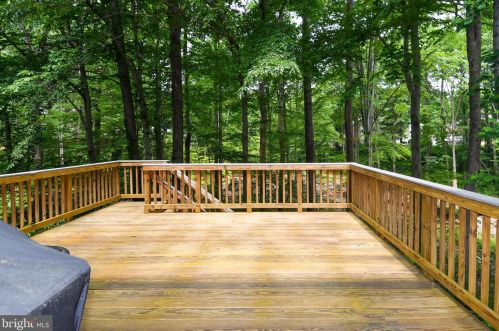 5640 Kirkham Ct, Springfield VA  22151-1709 exterior