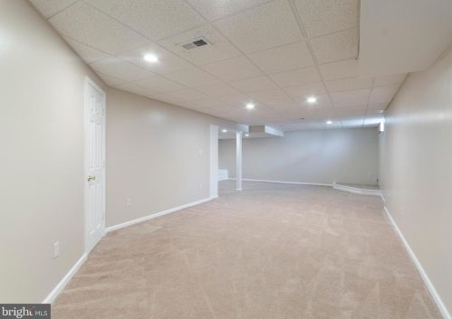 221 Brookdale Ct, Dresher PA  19025-1517 exterior