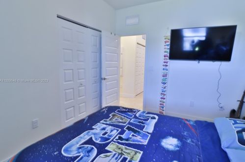 15832 91st Ct, Hialeah FL  33018-1951 exterior