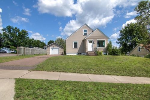 240 Elm St, Eau Claire WI  54729-1827 exterior