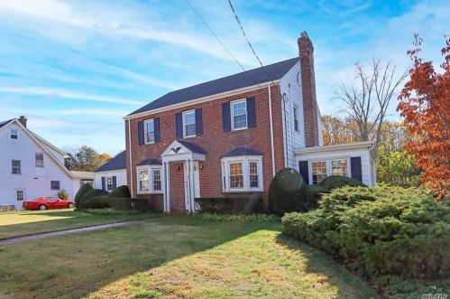 35 Locust Ave, Muttontown, NY 11732-1403