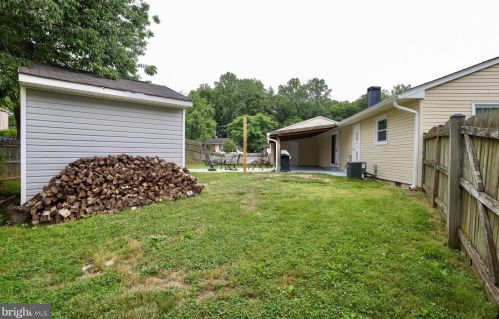 15108 Costa Dr, Woodbridge VA  22193-1647 exterior