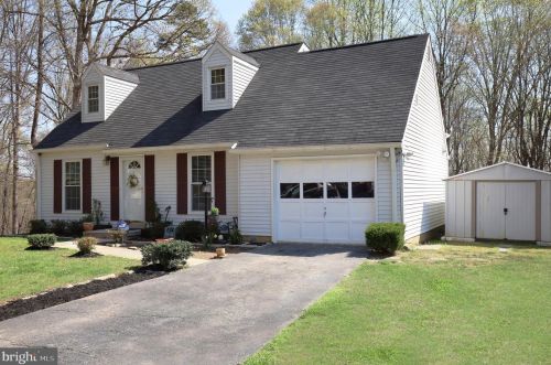 13821 Rockford Ct, Woodbridge, VA 22193-3724