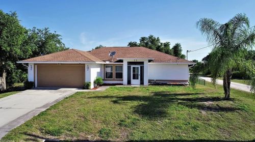 2506 57th St, Lehigh Acres, FL 33976-4822