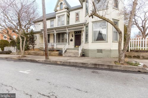 9 Prince St, Lees Cross Roads, PA 17257-1315