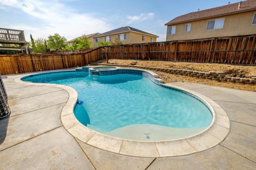 13571 Copper St, Victorville, CA 92394-0528