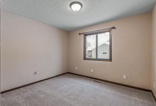 5106 148th St, Saint Paul MN 55124-6923 exterior