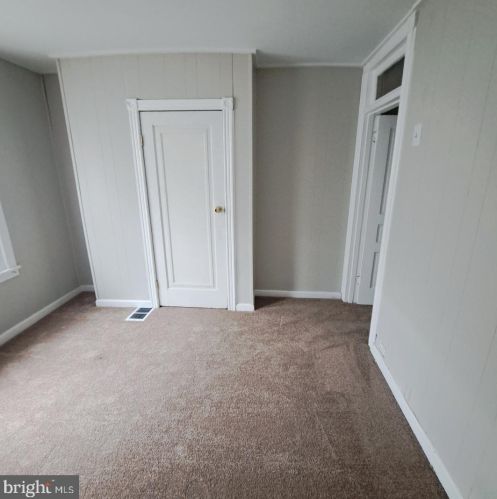 221 Connell St, Wilmington DE  19805-3961 exterior