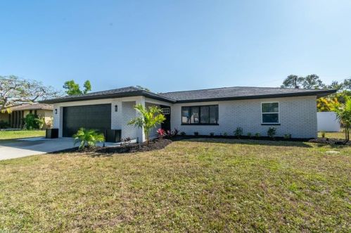 705 10th Pl, Cape Coral, FL 33909-0031