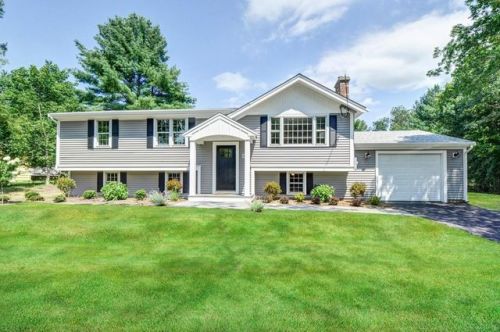 56 Ward St, Hingham, MA 02043-4804