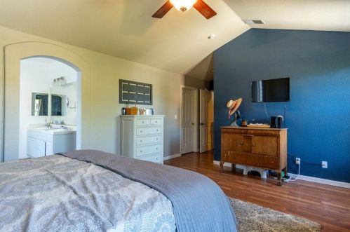 1940 Morning Glory Dr, Hollister CA  95023-7622 exterior