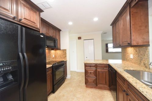 2389 14th Ave, Boynton Beach FL  33426-5853 exterior