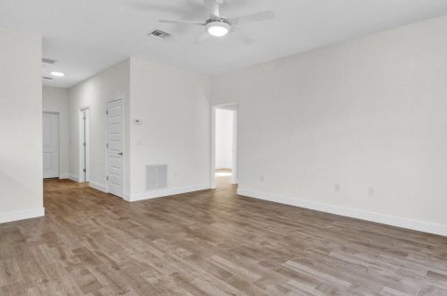 7725 98th Ave, Vero Beach FL  32967-2747 exterior