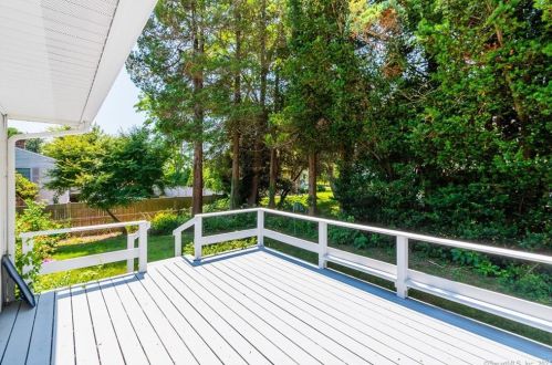 21 Greenfield St, Waterford CT  06385-3907 exterior