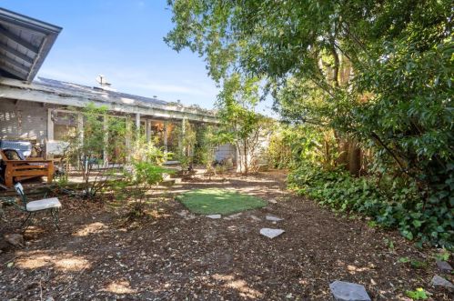 1811 Robin Whipple Way, Belmont CA  94002-1852 exterior