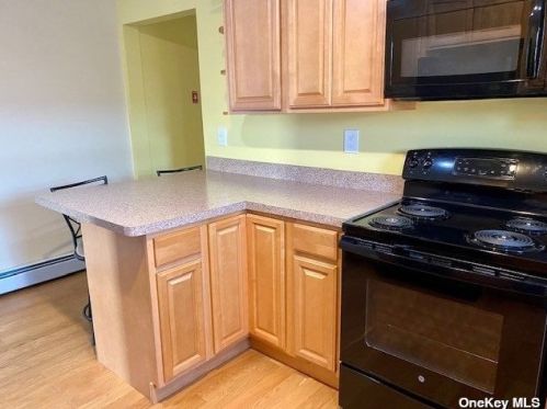 17 10th Rd, Far Rockaway NY  11693-0011 exterior