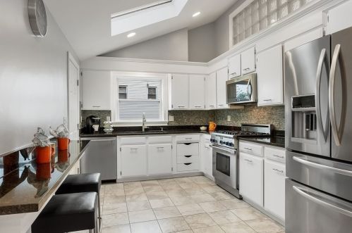 3 Puritan Rd, Salem, MA 01970-1227