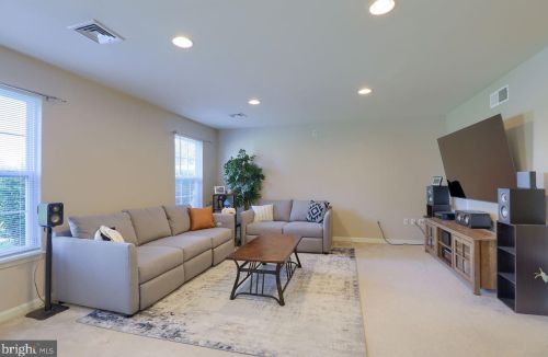 152 Merlin Dr, Hummelstown PA  17036-8841 exterior