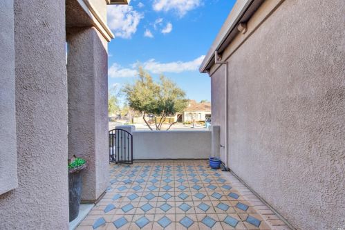 131 Feather Riv Cir, Vacaville CA 95688-8749 exterior