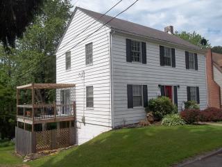 622 Kerr Ave, Cadiz, OH 43907-1034