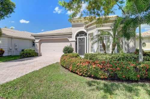 6887 Southport Dr, Boynton Beach, FL 33472-6915