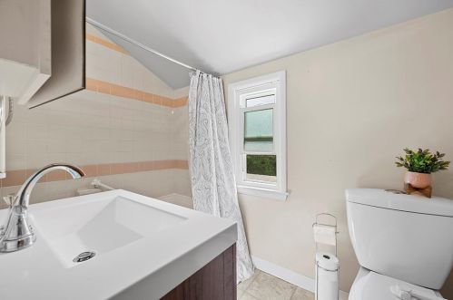 413 Janice Dr, Pittsburgh PA  15235-3022 exterior