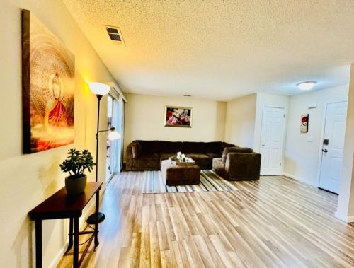 468 Cherry Ln, Manteca, CA 95337-7307