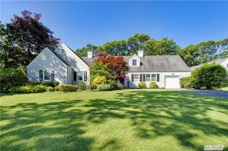 295 Lakeview Ave, Brightwaters, NY 11718-1902