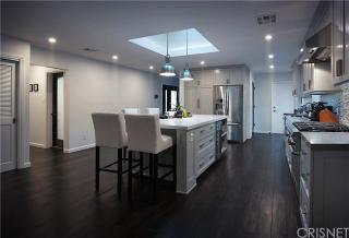 13512 Chandler Blvd, Van Nuys CA  91401-5231 exterior