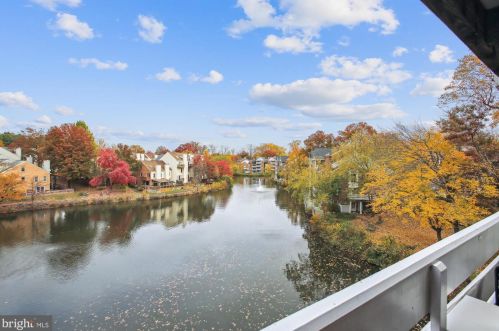 7604 Lakeside Village Dr, Falls Church VA  22042-7543 exterior