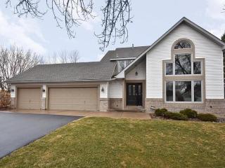 10045 Highview Ct, Champlin, MN 55316-2631
