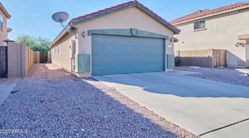 907 Saratoga St, Gilbert, AZ 85296-2422
